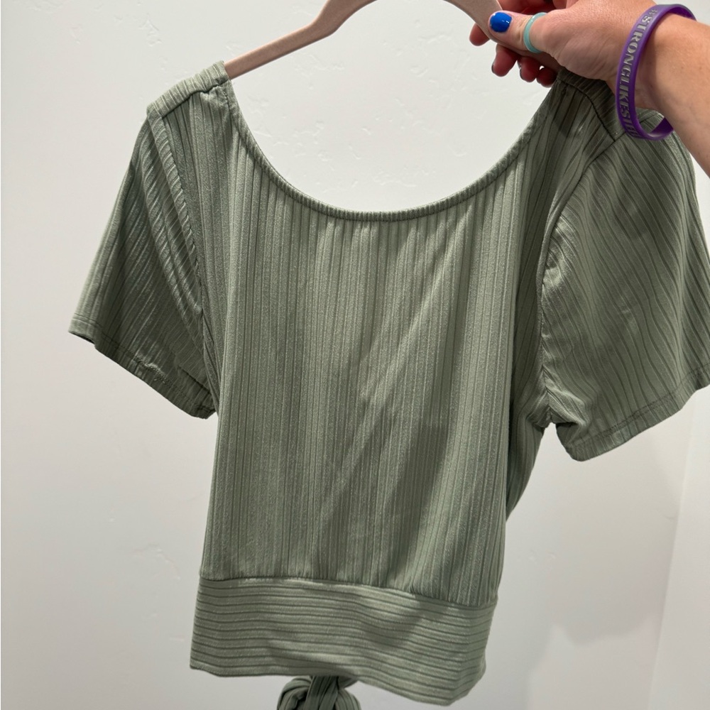 Green tie up tee
